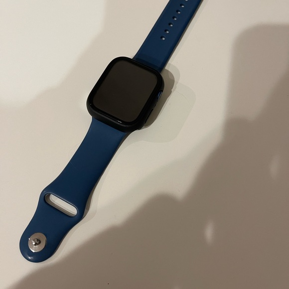 Apple Watch Series 7 // 45 Mm - Picture 3 of 6